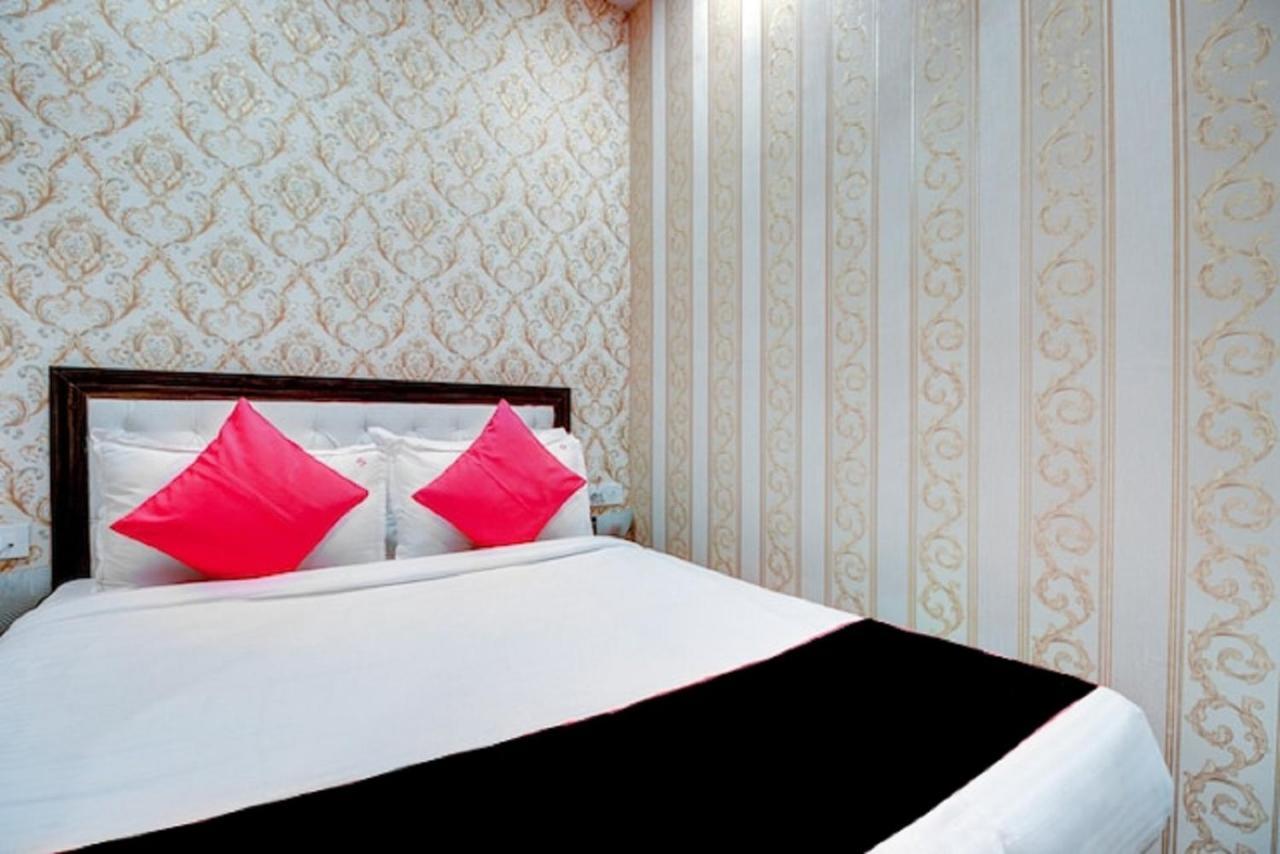 Hotel De Classico Juhu Мумбаи Экстерьер фото